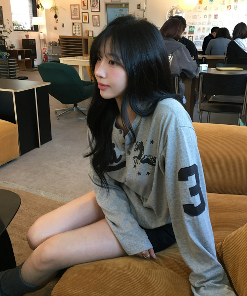 UNTITLED SEOUL(アンタイトル ソウル)の「ユニコーン ヘンリーネック スラブ ロングスリーブ グレー(Tシャツ/カットソー・レディース・その他・MEDIUM/LARGE)」の1枚目の写真