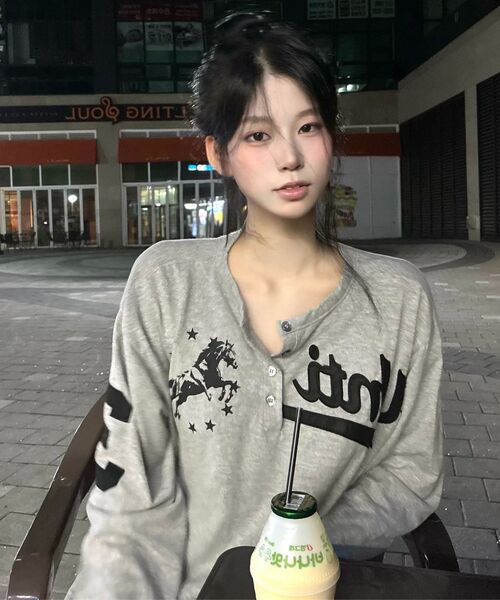 UNTITLED SEOUL(アンタイトル ソウル)の「ユニコーン ヘンリーネック スラブ ロングスリーブ グレー(Tシャツ/カットソー・レディース・その他・MEDIUM/LARGE)」の9枚目の写真