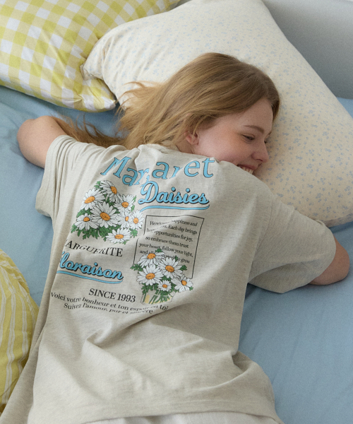OURHOPE(アワーホープ)の「マガレットポスターティーシャツ - オートミール(Tシャツ/カットソー・レディース・オートミール・ONE/3(L)/1(S))」の1枚目の写真