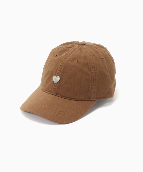 Carhartt WIP(カーハートダブリューアイピー)の「CARHARTT WIP / カーハート ダブリューアイピー HEART METAL CAP(キャップ・メンズ・キャメル/ブラック・FREE)」の2枚目の写真
