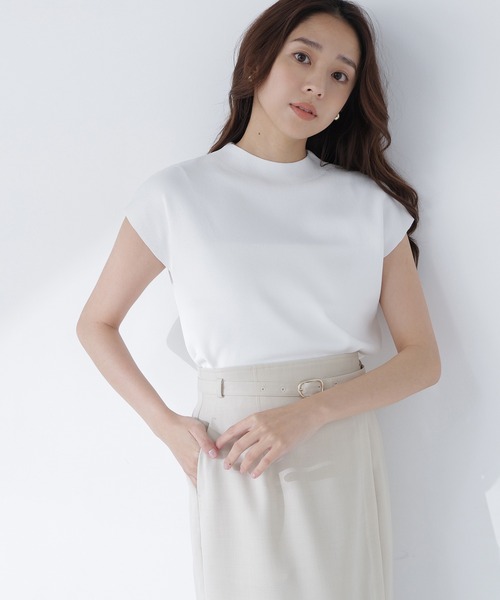 NATURAL BEAUTY BASIC(ナチュラルビューティーベーシック)の「総針ベーシックニット モックネック(ニット/セーター・レディース・オフホワイト/ライトグリーン/レッド/グレイッシュベージュ/ブラック/ダークブラウン・フリ-/FREE)」の2枚目の写真