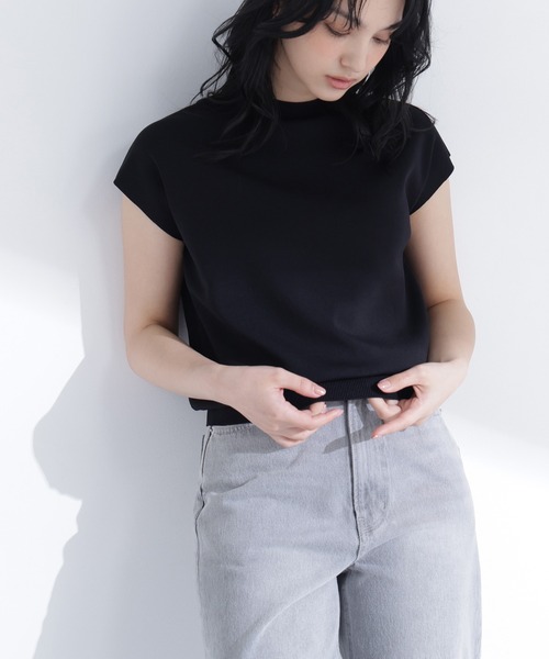NATURAL BEAUTY BASIC(ナチュラルビューティーベーシック)の「総針ベーシックニット モックネック(ニット/セーター・レディース・オフホワイト/ライトグリーン/レッド/グレイッシュベージュ/ブラック/ダークブラウン・フリ-/FREE)」の3枚目の写真