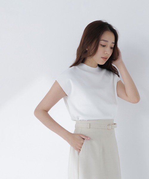 NATURAL BEAUTY BASIC(ナチュラルビューティーベーシック)の「総針ベーシックニット モックネック(ニット/セーター・レディース・オフホワイト/ライトグリーン/レッド/グレイッシュベージュ/ブラック/ダークブラウン・フリ-/FREE)」の8枚目の写真