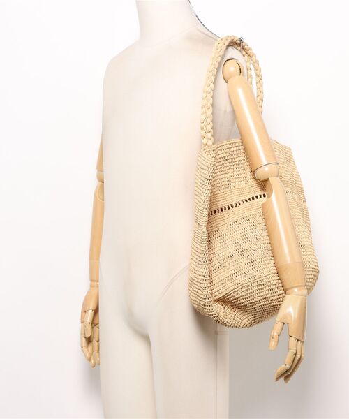MADE IN MADA(メイドインマダ)の「【MADE IN MADA /メイドインマダ】大きめ かごバッグ ラフィア トートバッグ ハンドバッグ(かごバッグ・レディース・ベージュ系その他/ライトグレー/ナチュラル・FREE)」の5枚目の写真