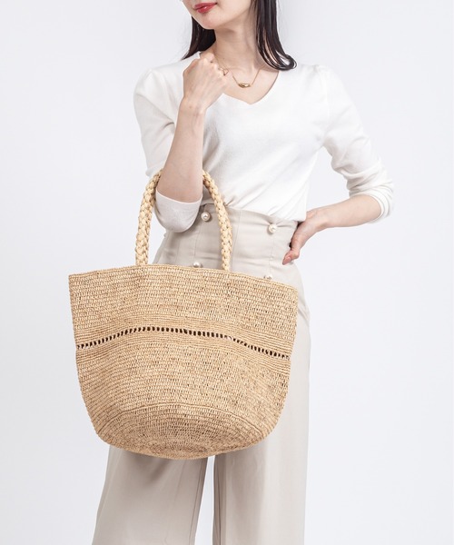 MADE IN MADA(メイドインマダ)の「【MADE IN MADA /メイドインマダ】大きめ かごバッグ ラフィア トートバッグ ハンドバッグ(かごバッグ・レディース・ベージュ系その他/ライトグレー/ナチュラル・FREE)」の2枚目の写真