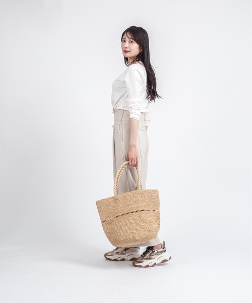 MADE IN MADA(メイドインマダ)の「【MADE IN MADA /メイドインマダ】大きめ かごバッグ ラフィア トートバッグ ハンドバッグ(かごバッグ・レディース・ベージュ系その他/ライトグレー/ナチュラル・FREE)」の19枚目の写真