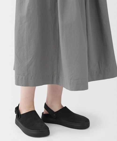 MUJI Labo（ムジラボ）の「〔MUJI Labo〕婦人　レザー　ヒールベルトクロッグシューズ（その他シューズ・レディース・ダークグレー/ブラック・22.5cm/23.0cm/23.5cm/24.0cm/25.0cm）」の4枚目の写真