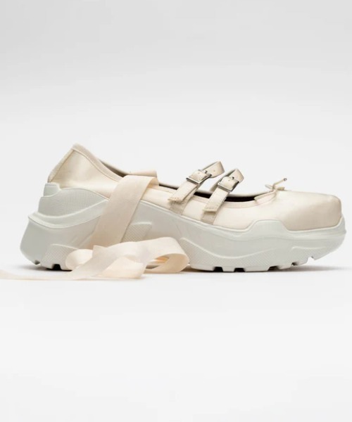AKIKOAOKI(アキコアオキ)の「AKIKOAOKI /アキコアオキ/Giselle-satin Ivory×WH(バレエシューズ・レディース・アイボリー/ピンク/ブルー・39/35/37/36)」の1枚目の写真