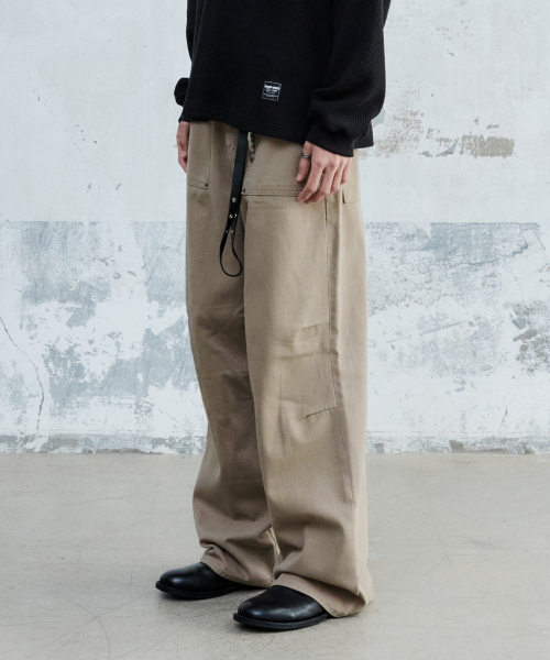 MAISON MINED(メゾンミネド)の「PIN-TUCK WASHED COTTON PANTS BEIGE(その他パンツ・メンズ・その他・MEDIUM/LARGE/SMALL)」の10枚目の写真