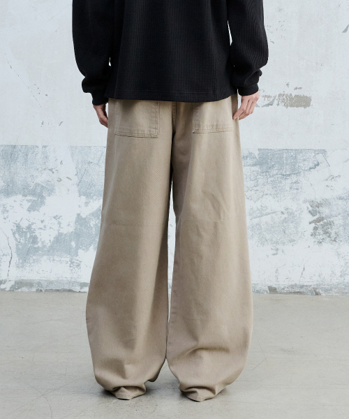 MAISON MINED(メゾンミネド)の「PIN-TUCK WASHED COTTON PANTS BEIGE(その他パンツ・メンズ・その他・MEDIUM/LARGE/SMALL)」の11枚目の写真