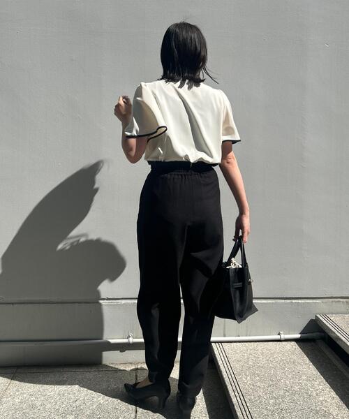 couture brooch(クチュールブローチ)の「【洗濯機可】配色パイピング ブラウス(シャツ/ブラウス・レディース・ネイビー系4/アイボリー系4/ライトグレー系4・40/38/36/42)」の10枚目の写真
