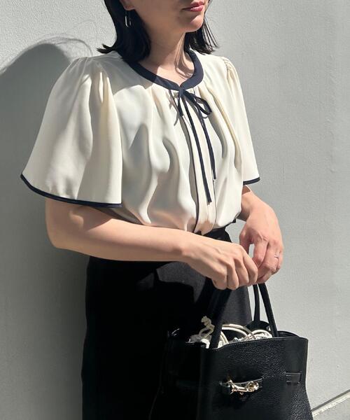 couture brooch(クチュールブローチ)の「【洗濯機可】配色パイピング ブラウス(シャツ/ブラウス・レディース・ネイビー系4/アイボリー系4/ライトグレー系4・40/38/36/42)」の9枚目の写真