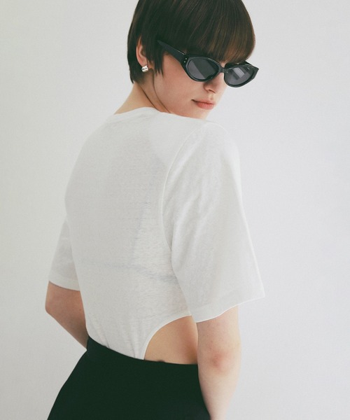 CLANE（クラネ）の「POWER SHOULDER BODYSUITS（Tシャツ/カットソー・レディース・ホワイト/グレー/ピンク・1/2）」の5枚目の写真