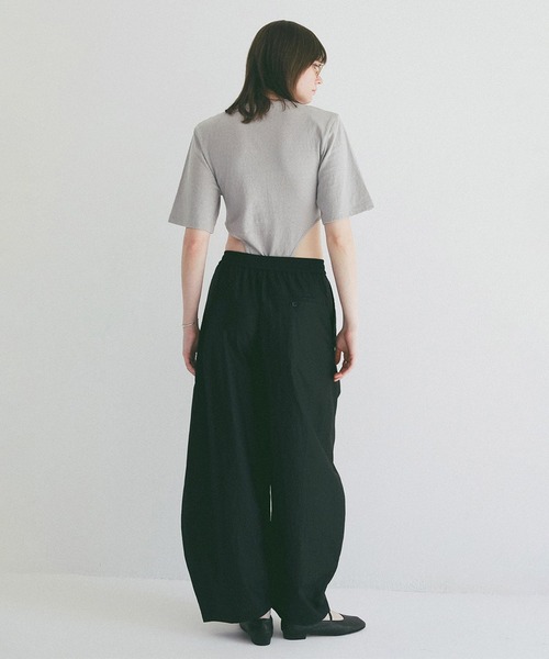 CLANE（クラネ）の「POWER SHOULDER BODYSUITS（Tシャツ/カットソー・レディース・ホワイト/グレー/ピンク・1/2）」の14枚目の写真