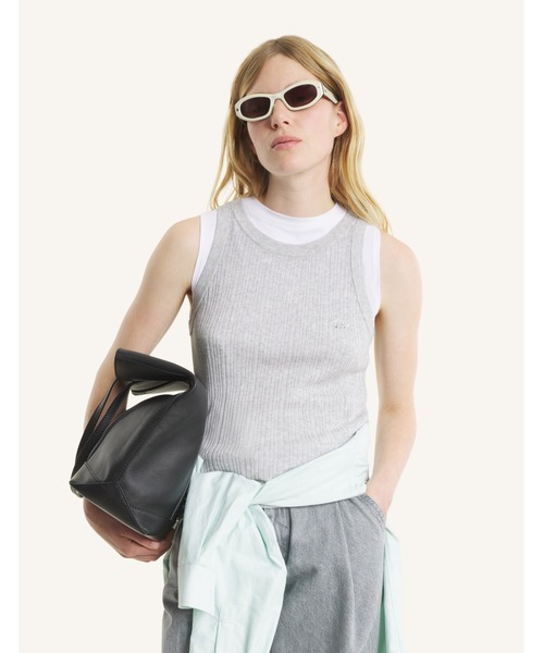 Maison Kitsune(メゾンキツネ)の「BABY FOX FINE RIB KNITTED TANK TOP(タンクトップ・レディース・ライトグレー・M/S/XS)」の7枚目の写真