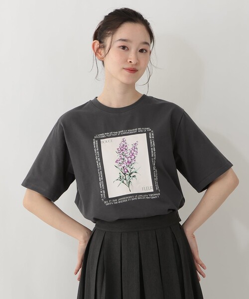 Afternoon Tea(アフタヌーンティー)の「フラワープリントTシャツ/カンパニュラ(Tシャツ/カットソー・レディース・オフホワイト/チャコールグレー・MEDIUM)」の2枚目の写真