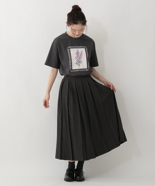 Afternoon Tea(アフタヌーンティー)の「フラワープリントTシャツ/カンパニュラ(Tシャツ/カットソー・レディース・オフホワイト/チャコールグレー・MEDIUM)」の8枚目の写真