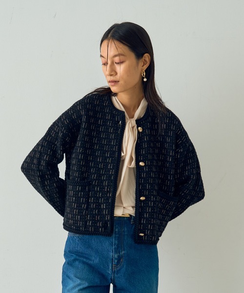DESIGNWORKS(デザインワークス)の「ラメツイードライクニットショートジャケット(ノーカラージャケット・レディース・ブラック・38)」の10枚目の写真