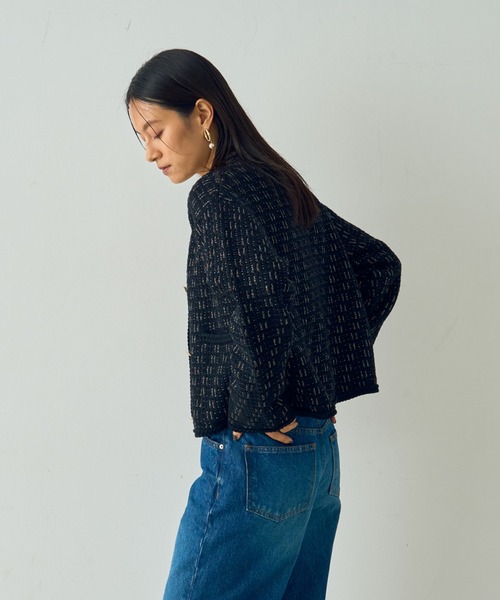 DESIGNWORKS(デザインワークス)の「ラメツイードライクニットショートジャケット(ノーカラージャケット・レディース・ブラック・38)」の11枚目の写真