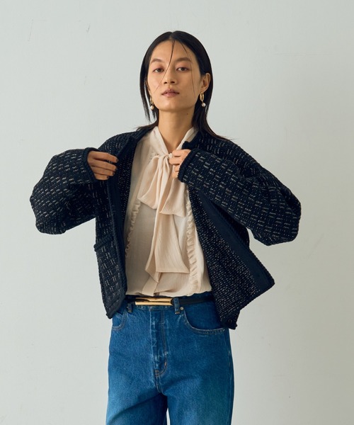 DESIGNWORKS(デザインワークス)の「ラメツイードライクニットショートジャケット(ノーカラージャケット・レディース・ブラック・38)」の12枚目の写真