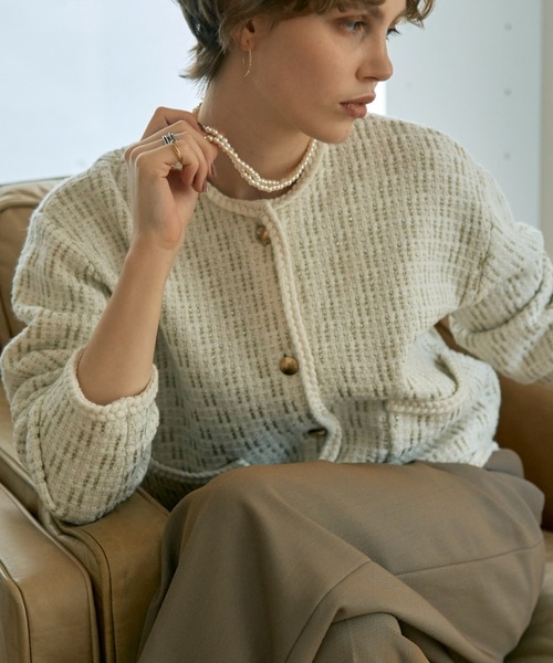 DESIGNWORKS(デザインワークス)の「ラメツイードライクニットショートジャケット(ノーカラージャケット・レディース・ブラック・38)」の4枚目の写真
