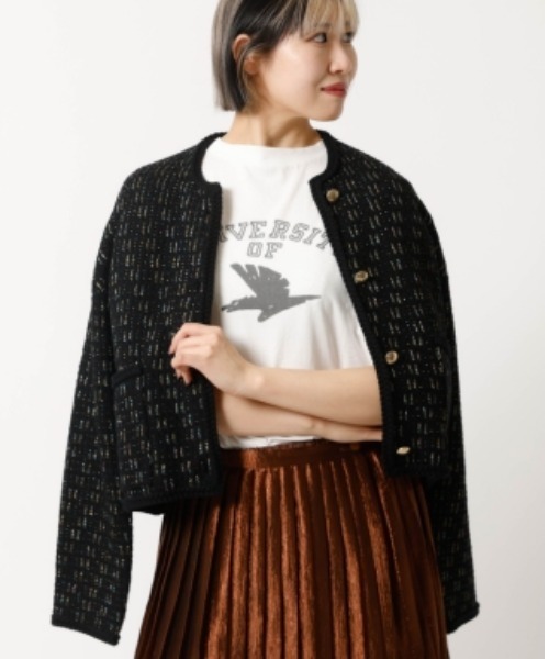 DESIGNWORKS(デザインワークス)の「ラメツイードライクニットショートジャケット(ノーカラージャケット・レディース・ブラック・38)」の13枚目の写真