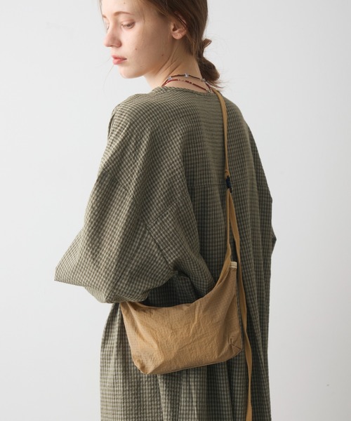 Crisp（クリスプ）の「ripstop compact back pack / リップストップコンパクトバックパック（バックパック/リュック・レディース・ベージュ/ブラック・ONESIZE）」の19枚目の写真