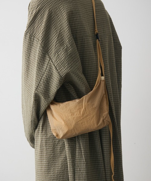 Crisp（クリスプ）の「ripstop compact back pack / リップストップコンパクトバックパック（バックパック/リュック・レディース・ベージュ/ブラック・ONESIZE）」の20枚目の写真