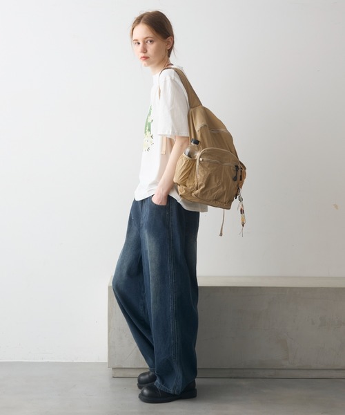 Crisp（クリスプ）の「ripstop compact back pack / リップストップコンパクトバックパック（バックパック/リュック・レディース・ベージュ/ブラック・ONESIZE）」の5枚目の写真