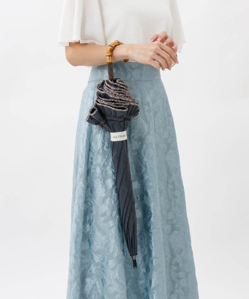 JILL STUART（ジルスチュアート）の「【 JILL STUART（ジル スチュアート）】・WEB限定・　リバティパイピングフリル晴雨兼用パラソル(長傘)（長傘・レディース・ライトベージュ/チャコールグレー・FREE）」の13枚目の写真