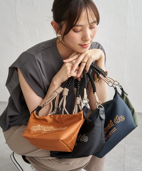 ikka（イッカ）の「【撥水】ロゴ入り2WAYミニショルダーバッグ（ショルダーバッグ・レディース・ネイビー/カーキ/オレンジ/ブラック・FREE）」の19枚目の写真