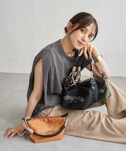 ikka（イッカ）の「【撥水】ロゴ入り2WAYミニショルダーバッグ（ショルダーバッグ・レディース・ネイビー/カーキ/オレンジ/ブラック・FREE）」の22枚目の写真