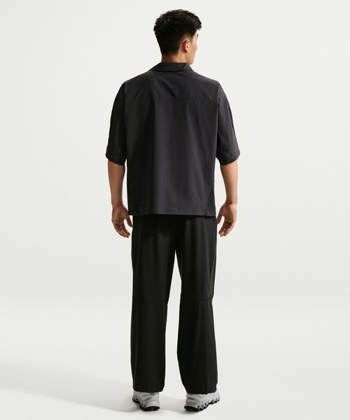 NIKE(ナイキ)の「NIKE NK UV TECH SS SUN SHIRT II2351(シャツ/ブラウス・メンズ・ブラック・M/L)」の5枚目の写真