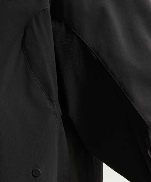 NIKE(ナイキ)の「NIKE NK UV TECH SS SUN SHIRT II2351(シャツ/ブラウス・メンズ・ブラック・M/L)」の7枚目の写真