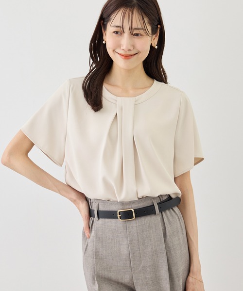 ROPE' PICNIC(ロペピクニック)の「フロントタックタイハーフスリーブブラウス(シャツ/ブラウス・レディース・ベージュ/ホワイト/サックスブルー/ネイビー・L/M)」の5枚目の写真
