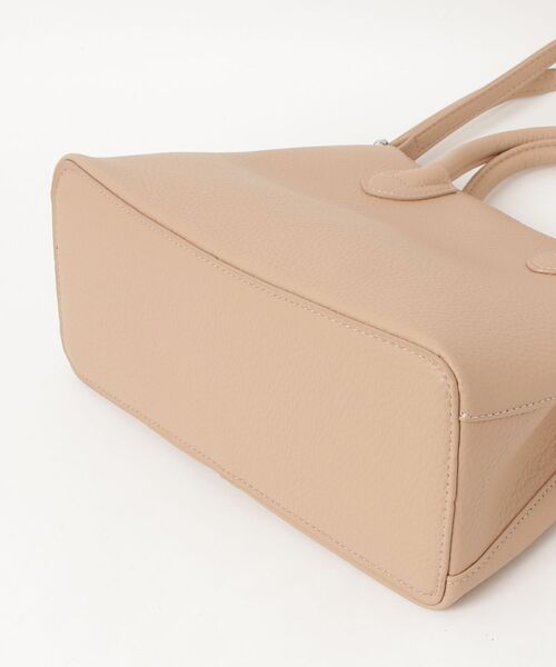 folka(フォルカ)の「6C106 センターシーム2WAYハンドバッグ(ハンドバッグ・レディース・ブラック/ベージュ・ONESIZE)」の4枚目の写真