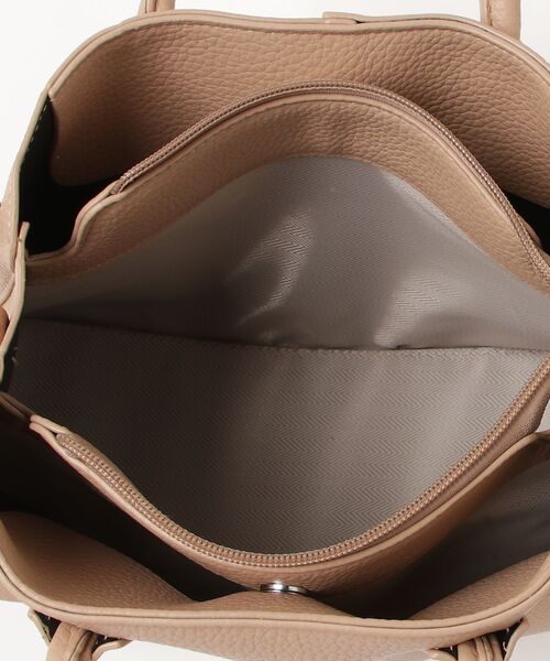 folka(フォルカ)の「6C106 センターシーム2WAYハンドバッグ(ハンドバッグ・レディース・ブラック/ベージュ・ONESIZE)」の5枚目の写真