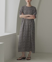 URBAN RESEARCH（アーバンリサーチ）の「フラワープリントタックデザインワンピース（ワンピース）」