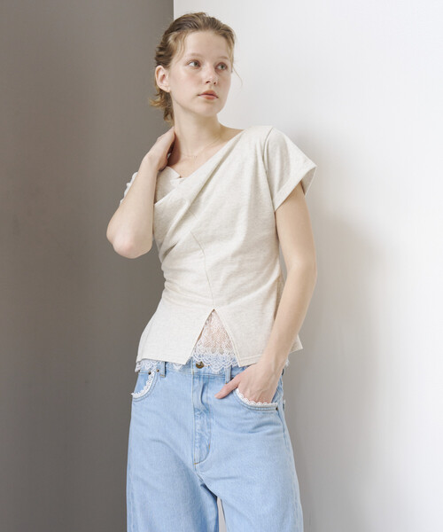 Firsthand(ファーストハンド)の「Firsthand/ファーストハンド レースドッキング ドレープネック トップス 【限定展開】(Tシャツ/カットソー・レディース・オフホワイト/ブラック/ホワイト・FREE)」の5枚目の写真