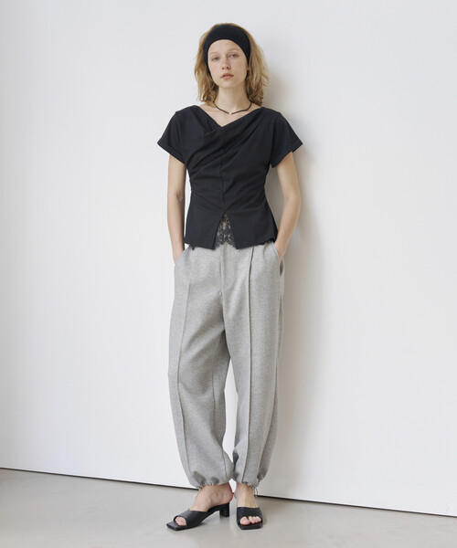 Firsthand(ファーストハンド)の「Firsthand/ファーストハンド レースドッキング ドレープネック トップス 【限定展開】(Tシャツ/カットソー・レディース・オフホワイト/ブラック/ホワイト・FREE)」の8枚目の写真