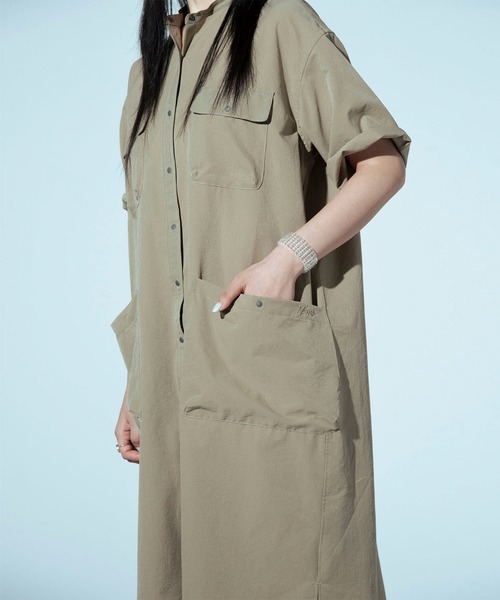 NANGA(ナンガ)の「【直営店限定】ドットエア キャンプ シャツドレス/RE DotAir Camp Shirt Dress(ワンピース・レディース・カーキ/ベージュ/ブラック系その他・M/L/S)」の4枚目の写真