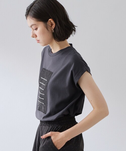 THE SHOP TK (ザ ショップ ティーケー )の「オーガンジー刺繍Tシャツ(Tシャツ/カットソー・レディース・オフホワイト/キャメル/スミクロ・12/13)」の9枚目の写真