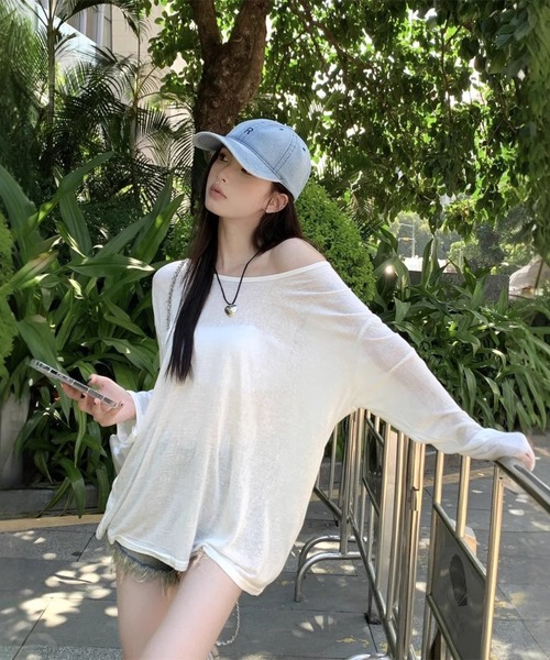 CHEER(チアー)の「【ヘルシー肌見せ】ルーズシアーロンT オフショルダー長袖Tシャツ ビッグシルエット カットソー シースルー(Tシャツ/カットソー・レディース・ブラック/ホワイト・FREE)」の18枚目の写真