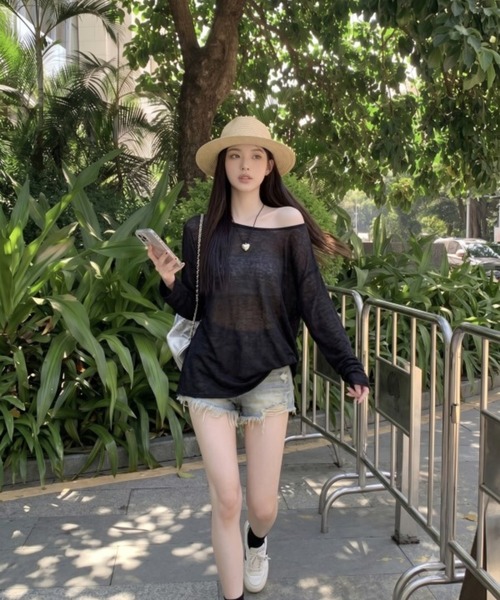 CHEER(チアー)の「【ヘルシー肌見せ】ルーズシアーロンT オフショルダー長袖Tシャツ ビッグシルエット カットソー シースルー(Tシャツ/カットソー・レディース・ブラック/ホワイト・FREE)」の7枚目の写真