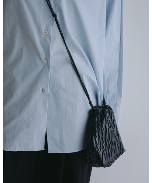 anuke(アンヌーク)の「Ecoleather Pleats Purse(トートバッグ・レディース・アイボリー/ブラック・FREE)」の8枚目の写真
