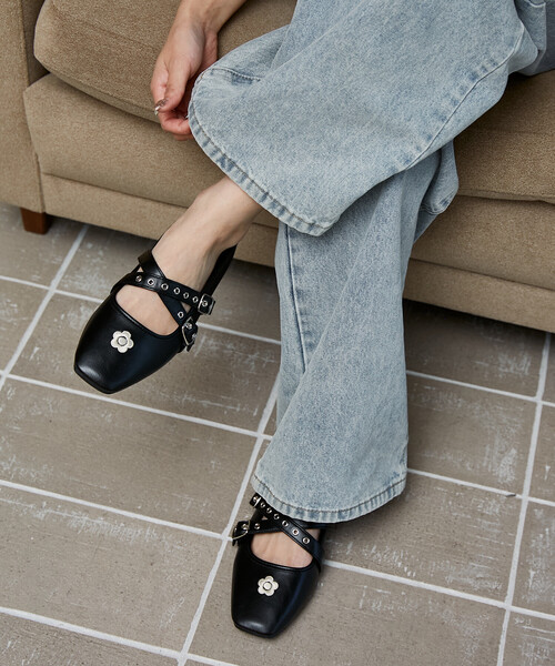 MARY QUANT（マリークワント）の「MARY QUANT × PUBLUX/マリークワント ハトメ クロス ベルト バレエシューズ[23.0~24.5cm展開]　限定展開（バレエシューズ・レディース・ブラック/ブラウン・24.5cm/24.0cm/23.5cm/23.0cm）」の16枚目の写真