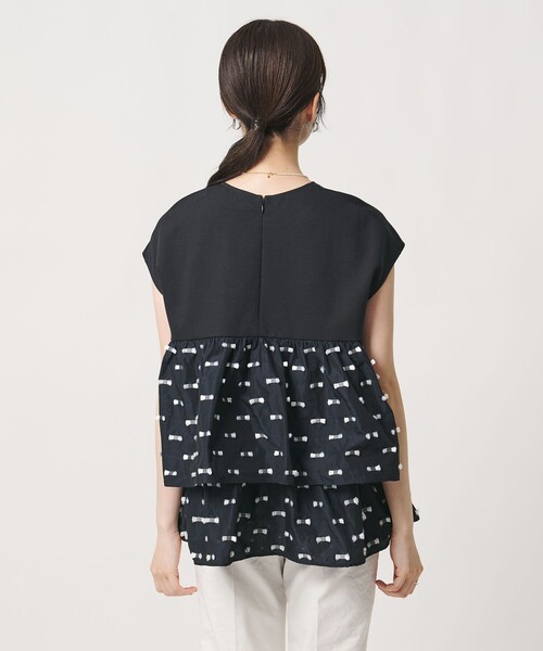 UNITED ARROWS(ユナイテッドアローズ)の「ドットリボン カットジャガード コンビ ブラウス ‐ウォッシャブル‐(シャツ/ブラウス・レディース・ブラック/ネイビー/ダークグレー・FREE)」の17枚目の写真