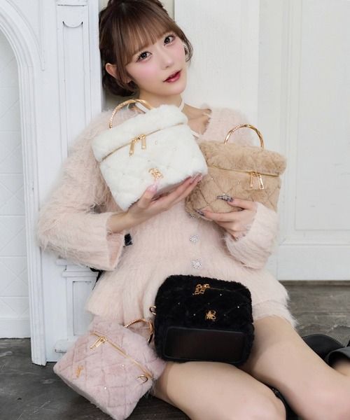 one after another NICE CLAUP(ワンアフターアナザーナイスクラップ)の「【Premium order】ビジューハンドルフェイクファーバニティバッグ(ショルダーバッグ・レディース・ベージュ/アイボリー/ブラック/ピンク・FREE)」の20枚目の写真