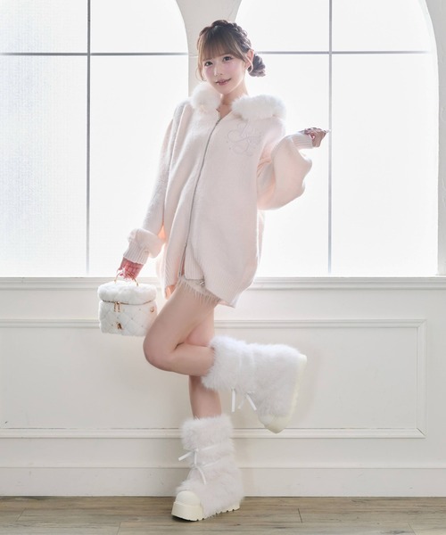 one after another NICE CLAUP(ワンアフターアナザーナイスクラップ)の「【Premium order】ビジューハンドルフェイクファーバニティバッグ(ショルダーバッグ・レディース・ベージュ/アイボリー/ブラック/ピンク・FREE)」の22枚目の写真
