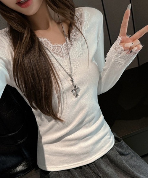 NANEA(ナネア)の「レースVネックロンT(Tシャツ/カットソー・レディース・ホワイト/ブラック・SMALL/MEDIUM)」の5枚目の写真